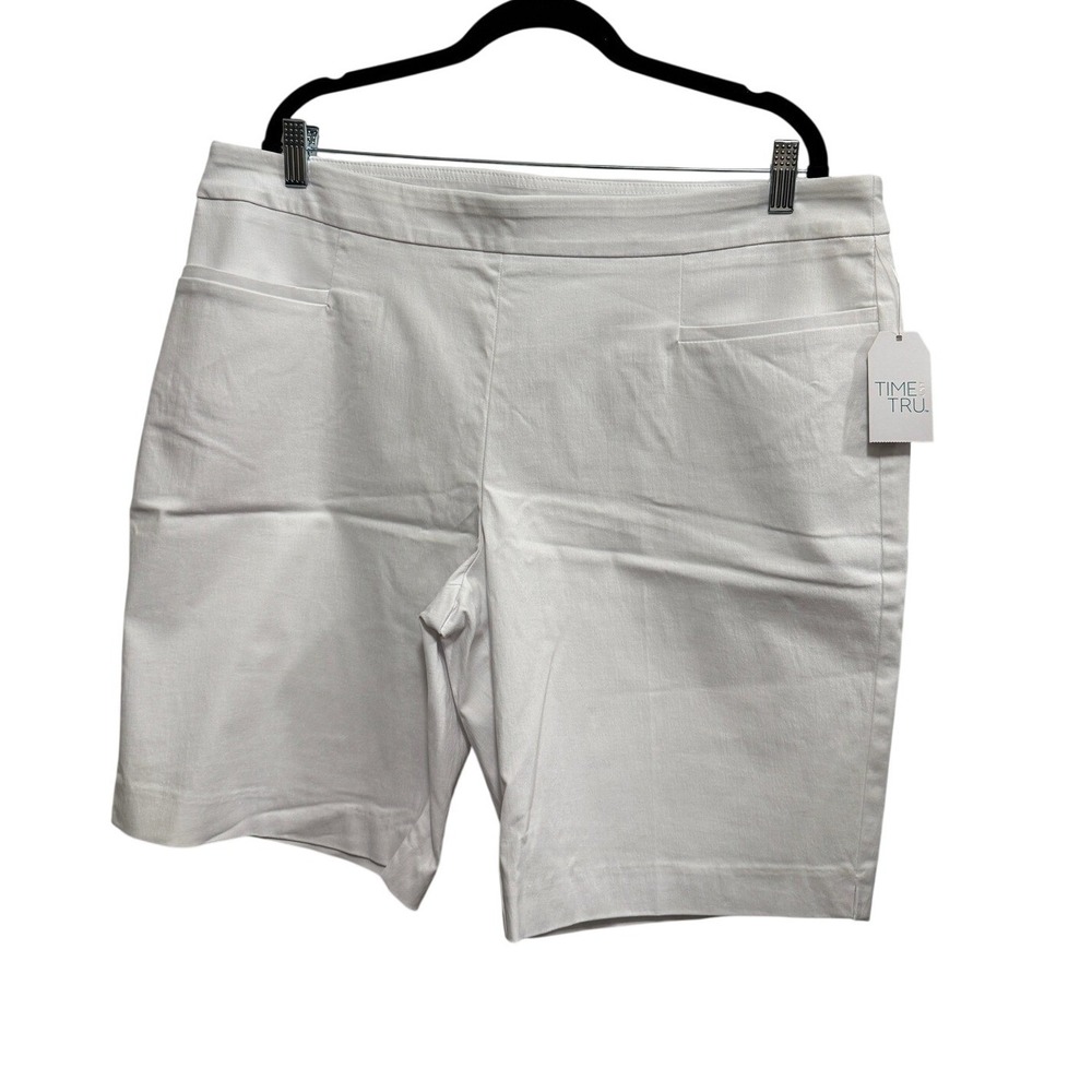 Time and Tru Women White Millennium Bermuda Shorts XXL 20 Stretch Mid-Rise New